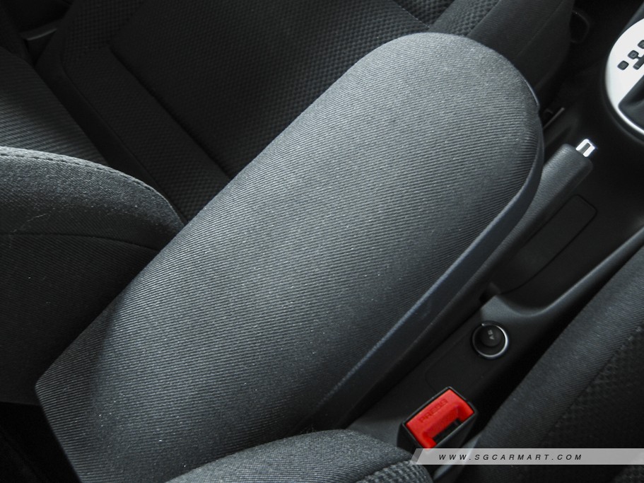 https://i.i-sgcm.com/new_cars/cars/10445/10445_g13