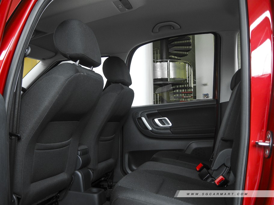 https://i.i-sgcm.com/new_cars/cars/10445/10445_g8