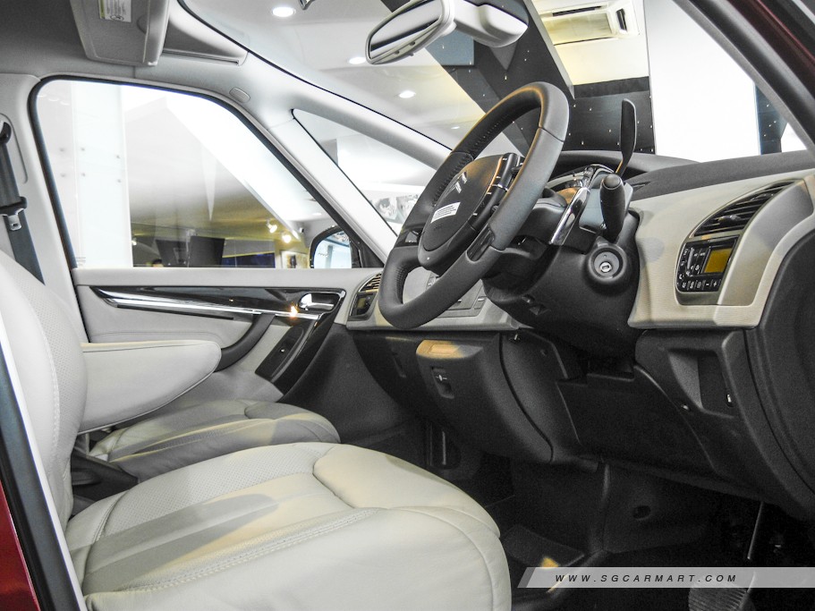 https://i.i-sgcm.com/new_cars/cars/10450/10450_g11