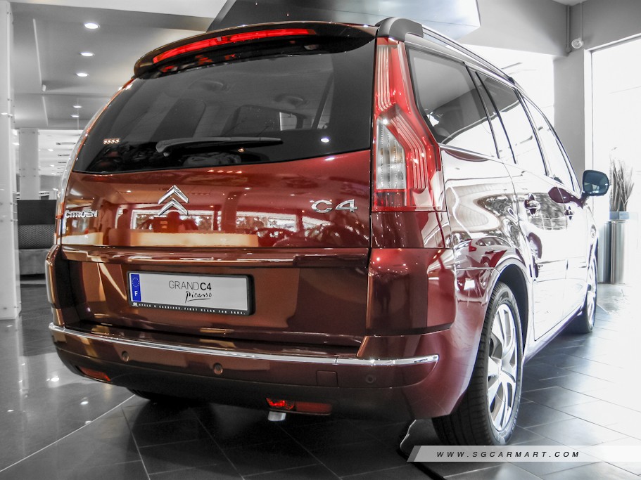https://i.i-sgcm.com/new_cars/cars/10450/10450_g3
