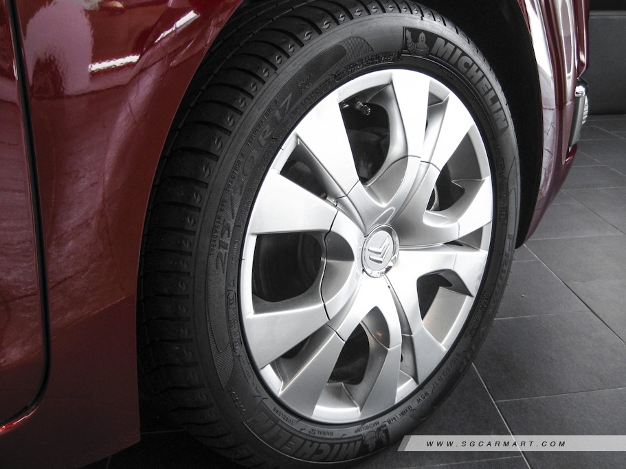 https://i.i-sgcm.com/new_cars/cars/10450/10450_g6
