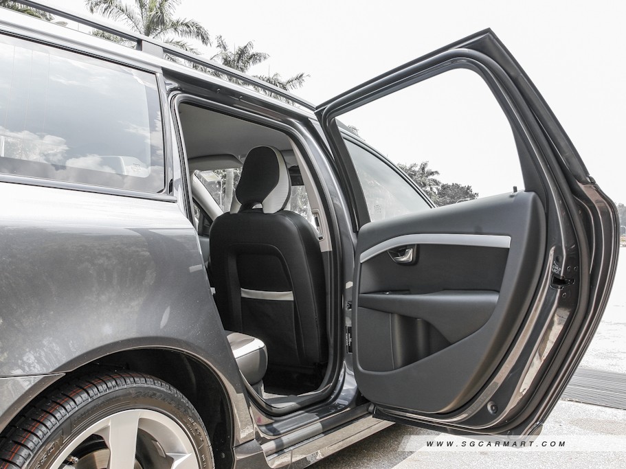 https://i.i-sgcm.com/new_cars/cars/10480/10480_g15
