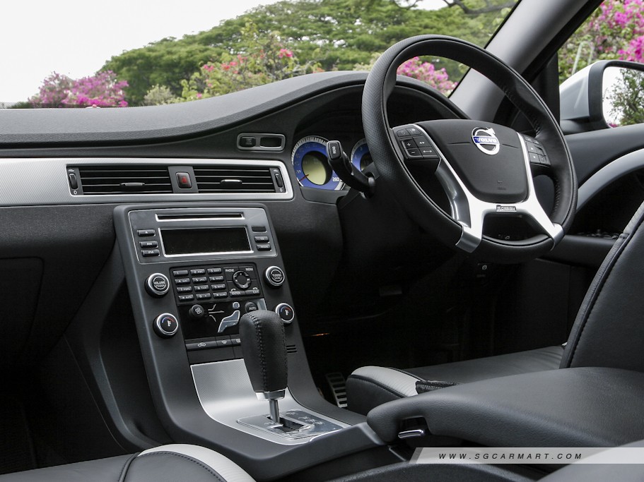 https://i.i-sgcm.com/new_cars/cars/10480/10480_g18