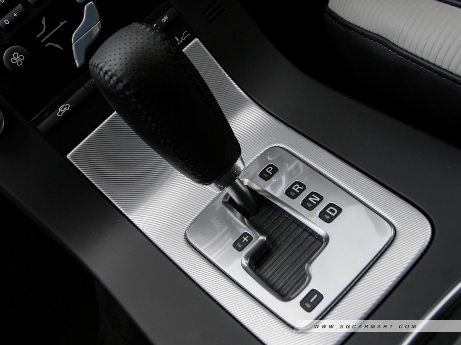 https://i.i-sgcm.com/new_cars/cars/10480/10480_g23