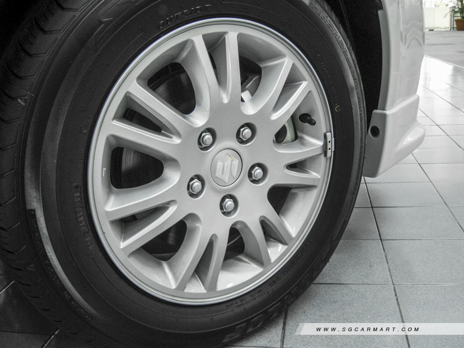 https://i.i-sgcm.com/new_cars/cars/10488/10488_g32