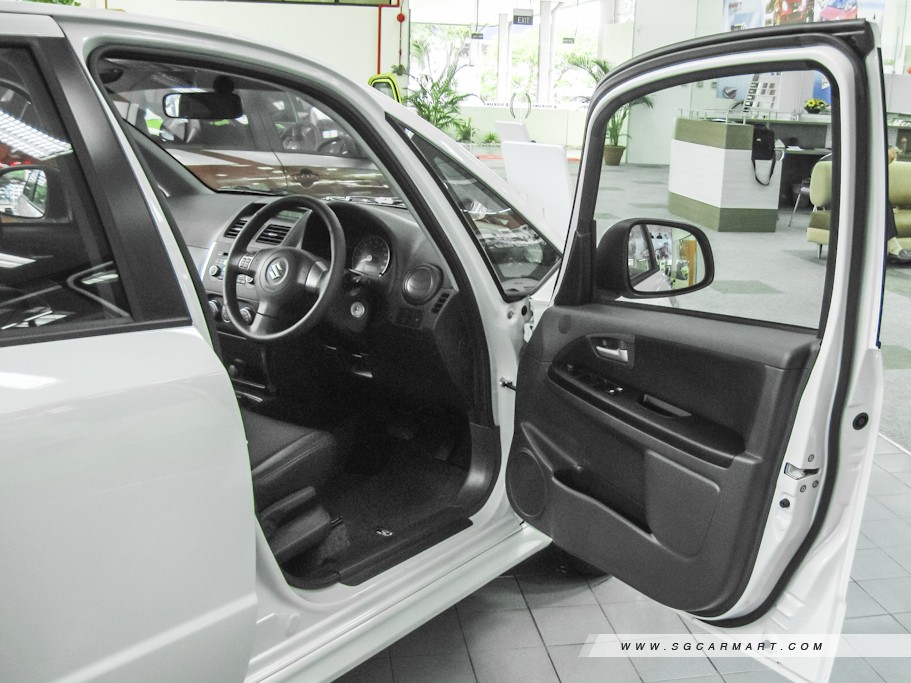 https://i.i-sgcm.com/new_cars/cars/10488/10488_g34