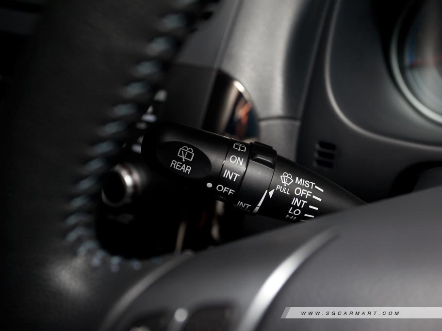 https://i.i-sgcm.com/new_cars/cars/10488/10488_g71