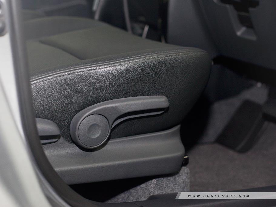 https://i.i-sgcm.com/new_cars/cars/10488/10488_g77