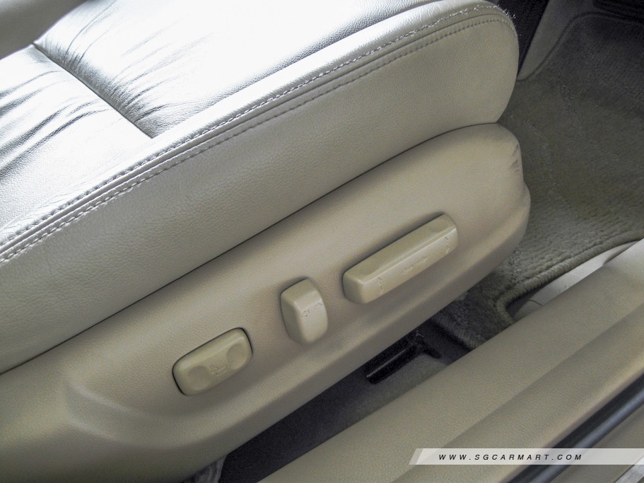 https://i.i-sgcm.com/new_cars/cars/10509/10509_g16