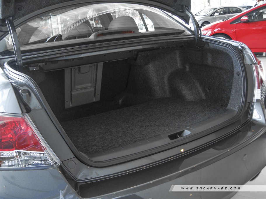https://i.i-sgcm.com/new_cars/cars/10509/10509_g18