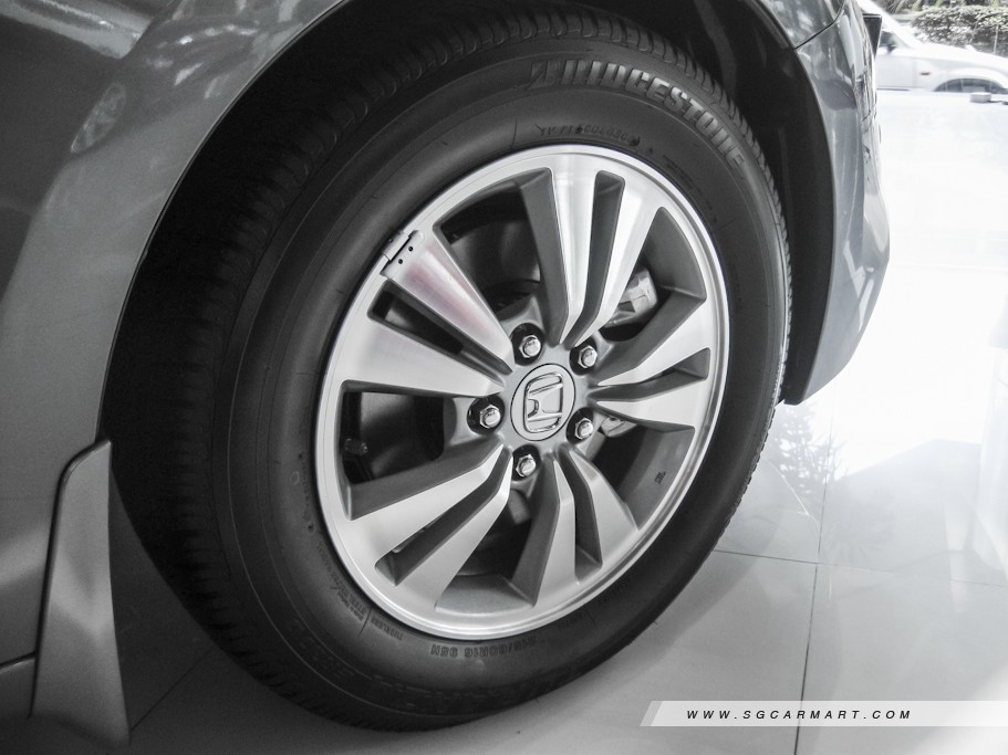 https://i.i-sgcm.com/new_cars/cars/10509/10509_g6