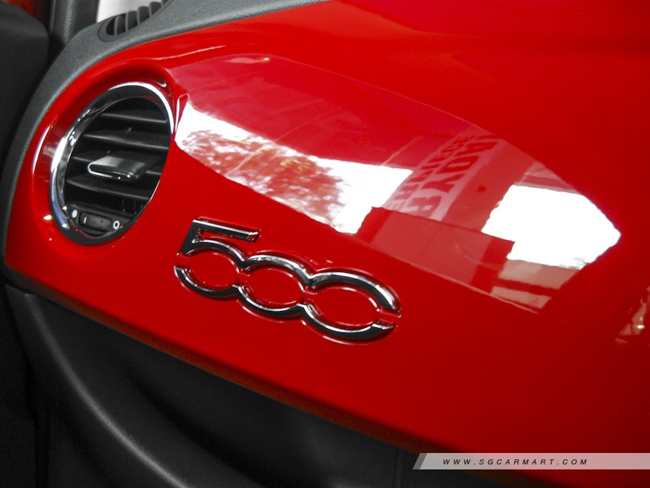 https://i.i-sgcm.com/new_cars/cars/10512/10512_g14