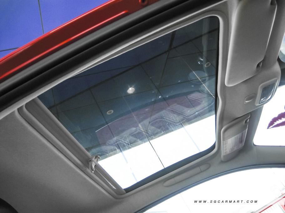 https://i.i-sgcm.com/new_cars/cars/10512/10512_g15