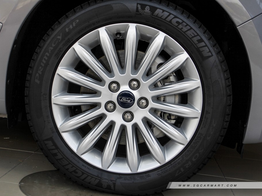 https://i.i-sgcm.com/new_cars/cars/10515/10515_g25