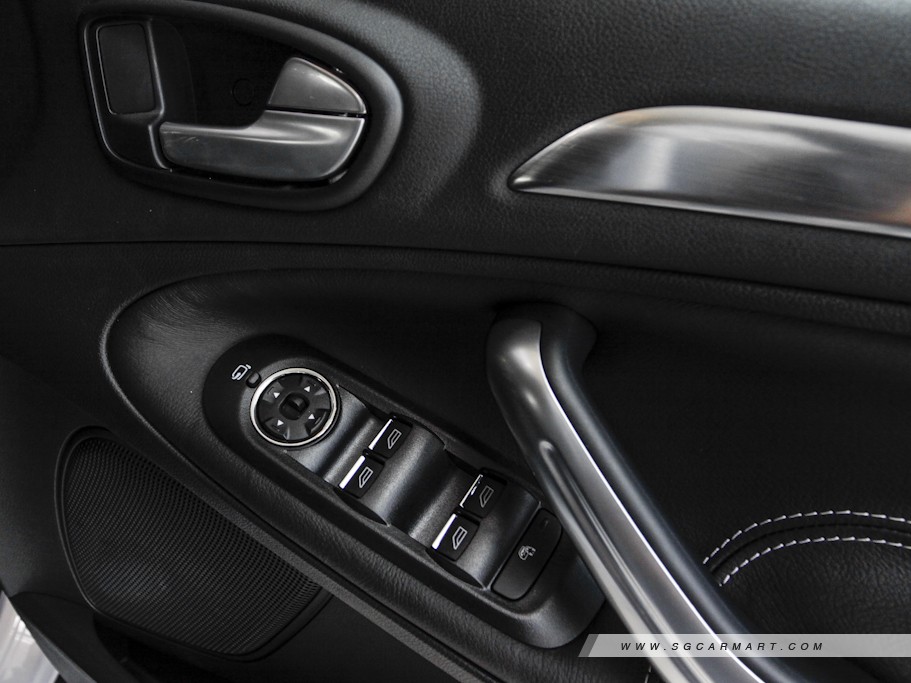 https://i.i-sgcm.com/new_cars/cars/10515/10515_g37