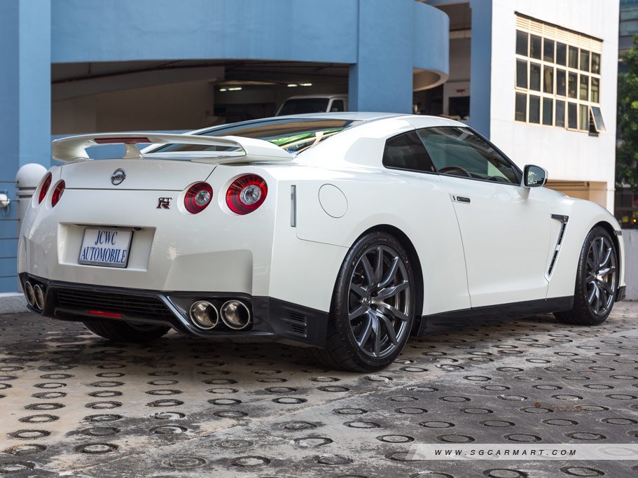https://i.i-sgcm.com/new_cars/cars/10518/10518_g12