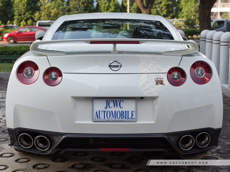 https://i.i-sgcm.com/new_cars/cars/10518/10518_g13