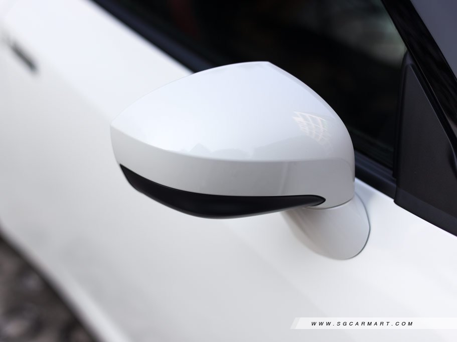 https://i.i-sgcm.com/new_cars/cars/10518/10518_g18