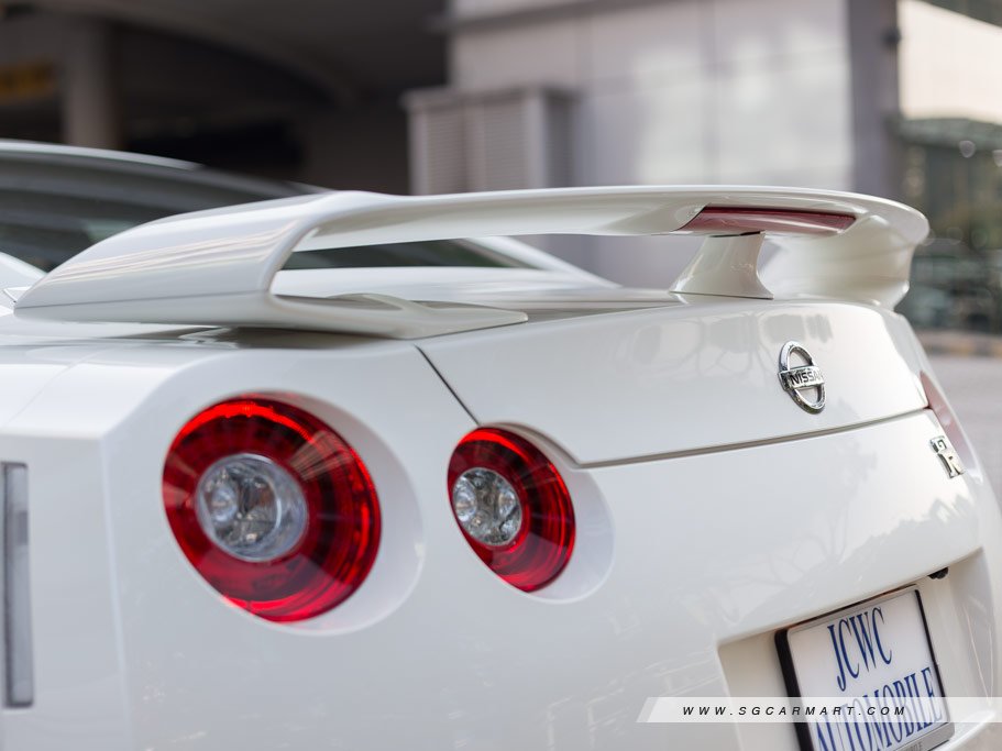 https://i.i-sgcm.com/new_cars/cars/10518/10518_g22