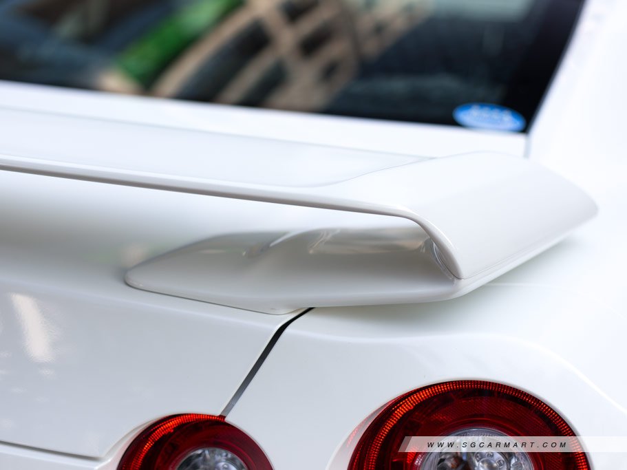 https://i.i-sgcm.com/new_cars/cars/10518/10518_g23
