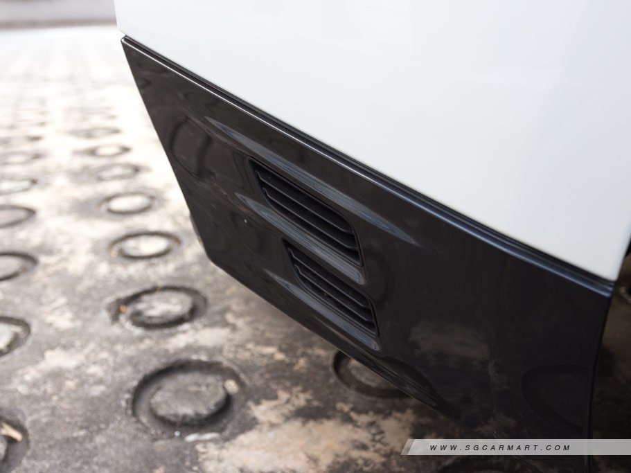 https://i.i-sgcm.com/new_cars/cars/10518/10518_g25