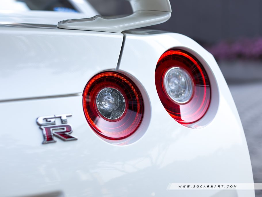 https://i.i-sgcm.com/new_cars/cars/10518/10518_g27