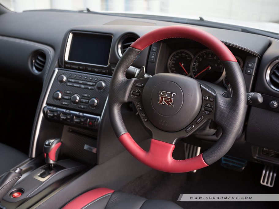 https://i.i-sgcm.com/new_cars/cars/10518/10518_g30