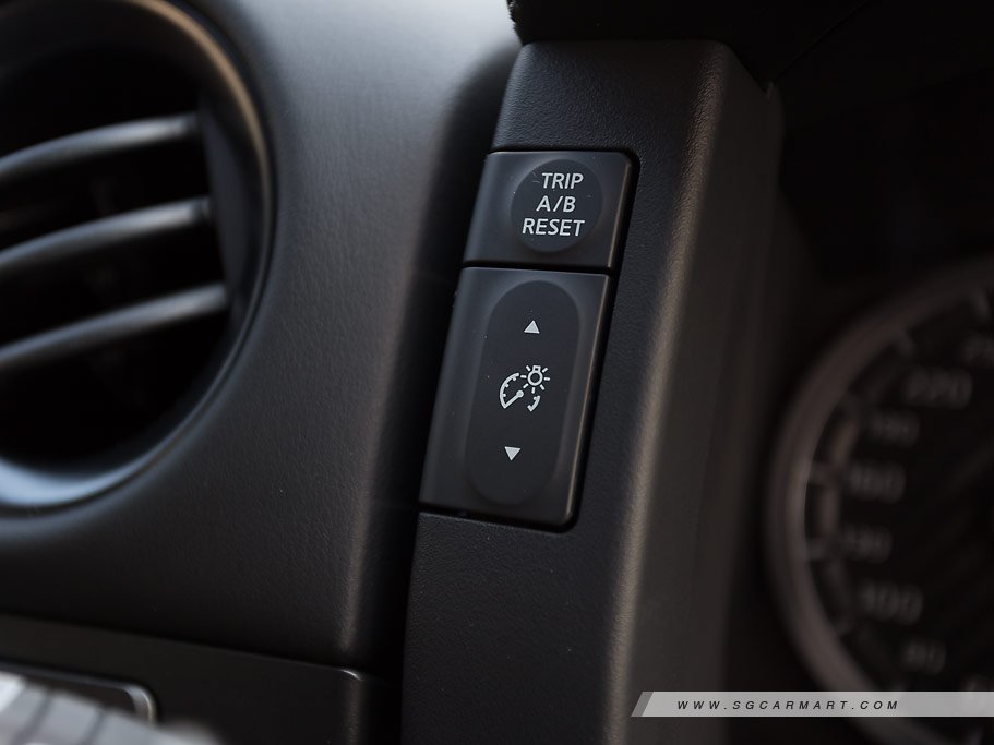https://i.i-sgcm.com/new_cars/cars/10518/10518_g49
