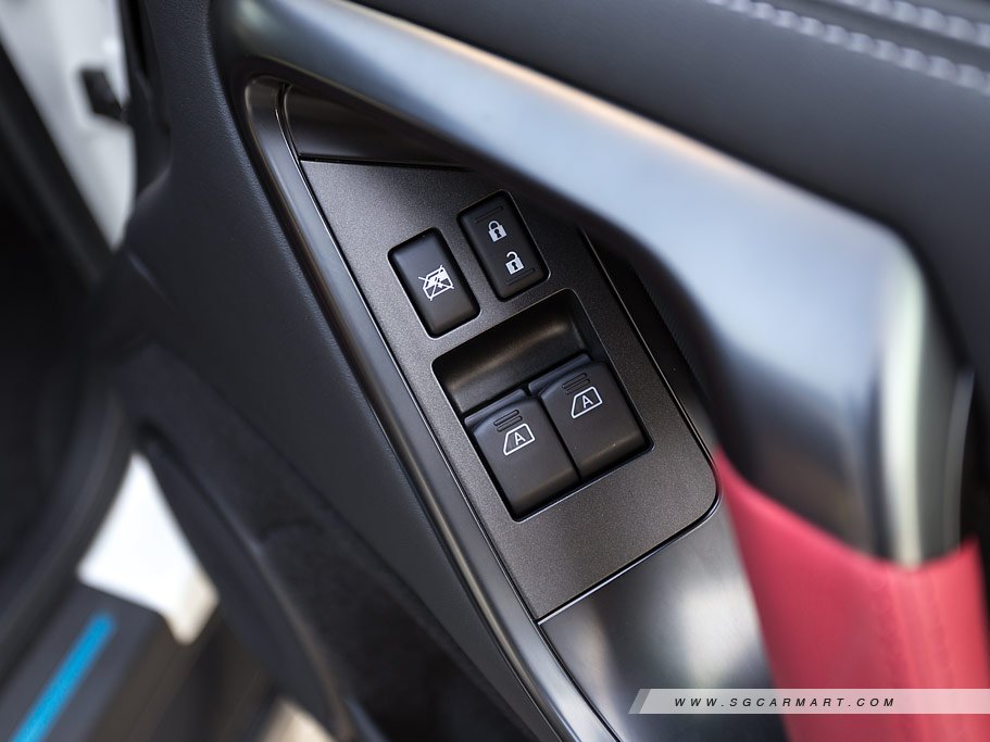 https://i.i-sgcm.com/new_cars/cars/10518/10518_g50