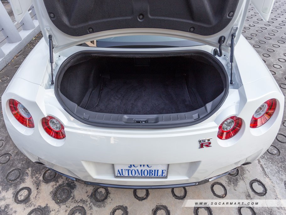 https://i.i-sgcm.com/new_cars/cars/10518/10518_g53