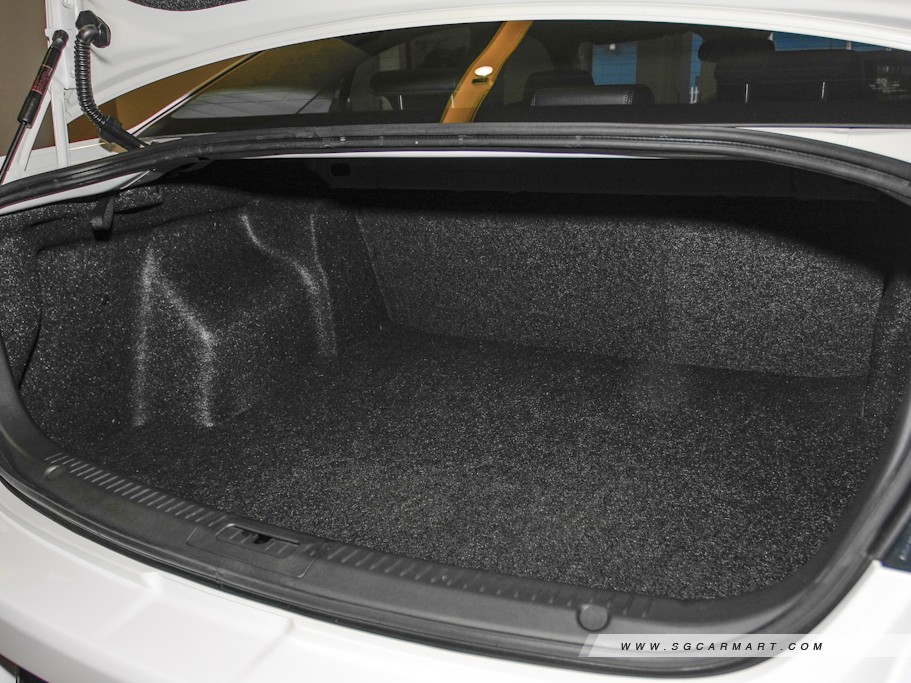 https://i.i-sgcm.com/new_cars/cars/10521/10521_g10