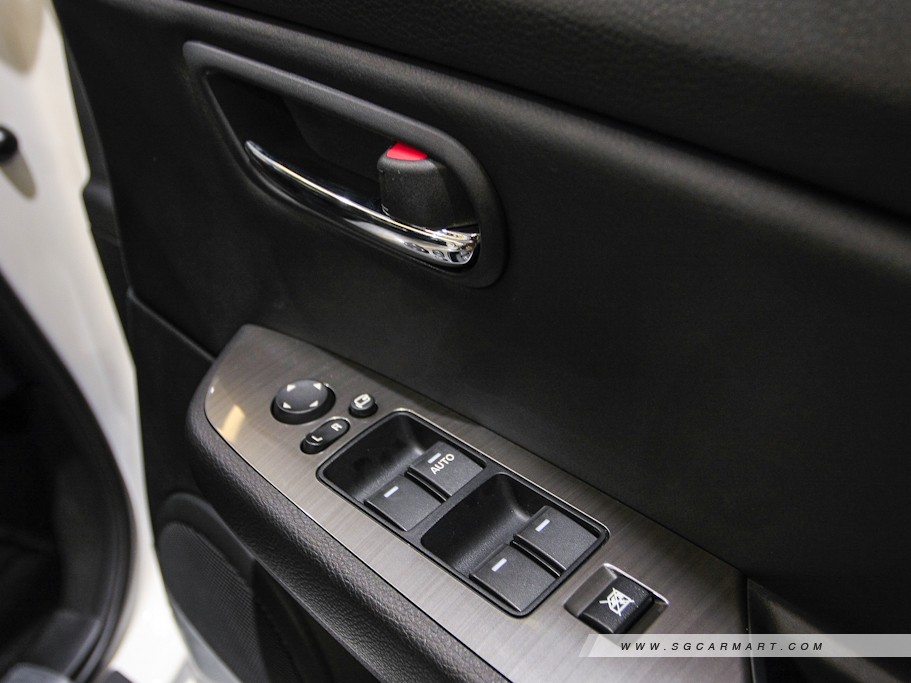 https://i.i-sgcm.com/new_cars/cars/10521/10521_g13