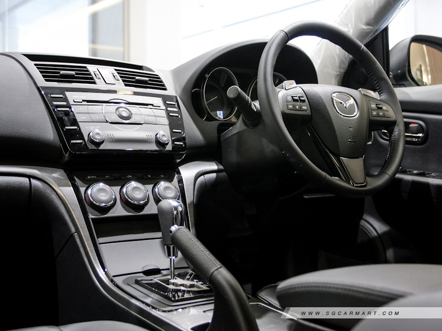 https://i.i-sgcm.com/new_cars/cars/10521/10521_g14