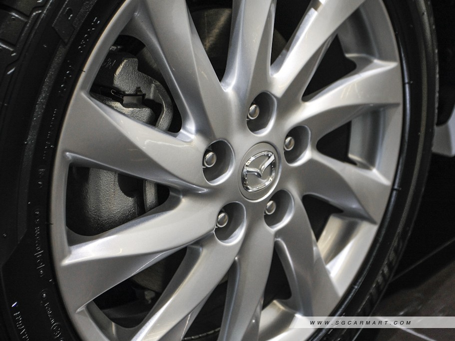 https://i.i-sgcm.com/new_cars/cars/10521/10521_g7