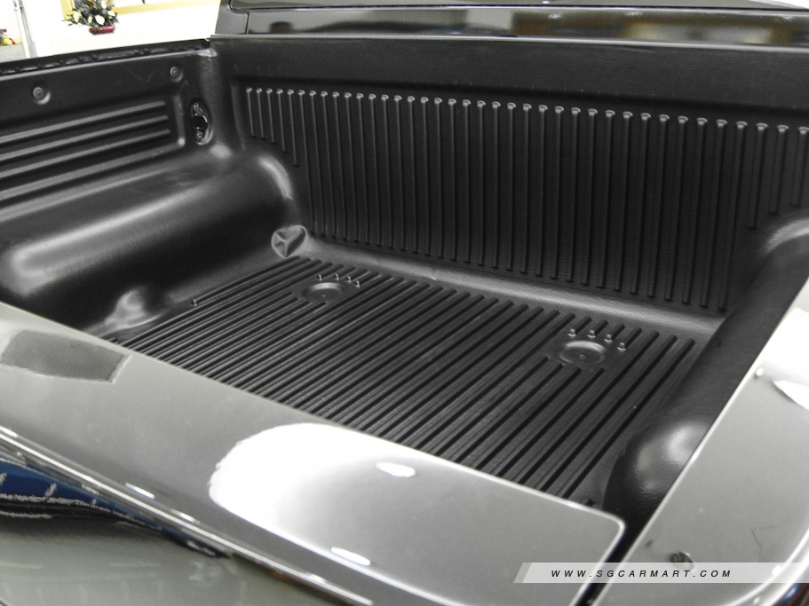 https://i.i-sgcm.com/new_cars/cars/10534/10534_g14