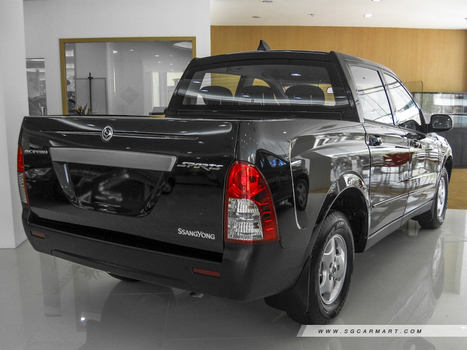 https://i.i-sgcm.com/new_cars/cars/10534/10534_g2