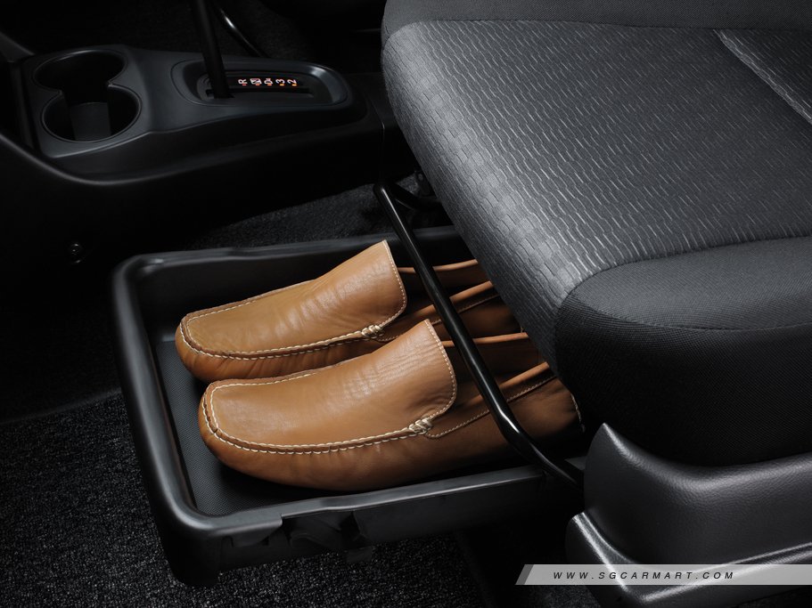 https://i.i-sgcm.com/new_cars/cars/10558/10558_g29
