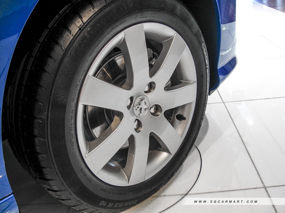 https://i.i-sgcm.com/new_cars/cars/10569/10569_g49
