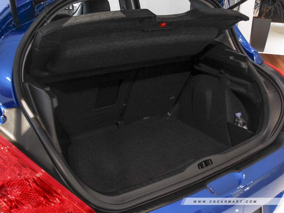 https://i.i-sgcm.com/new_cars/cars/10569/10569_g58