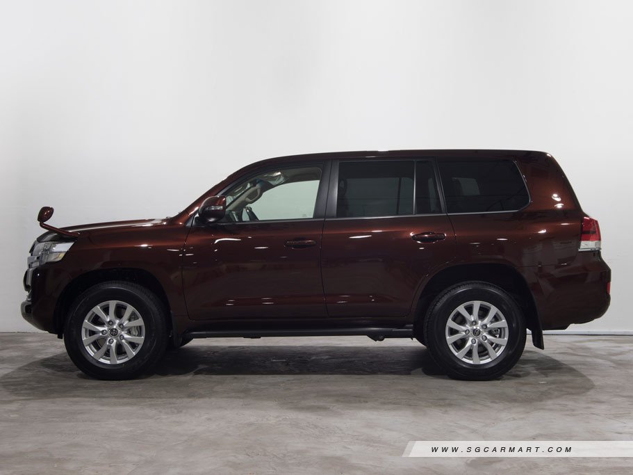 https://i.i-sgcm.com/new_cars/cars/10585/10585_g16