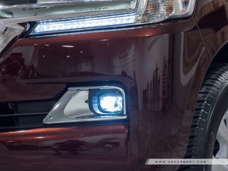 https://i.i-sgcm.com/new_cars/cars/10585/10585_g21