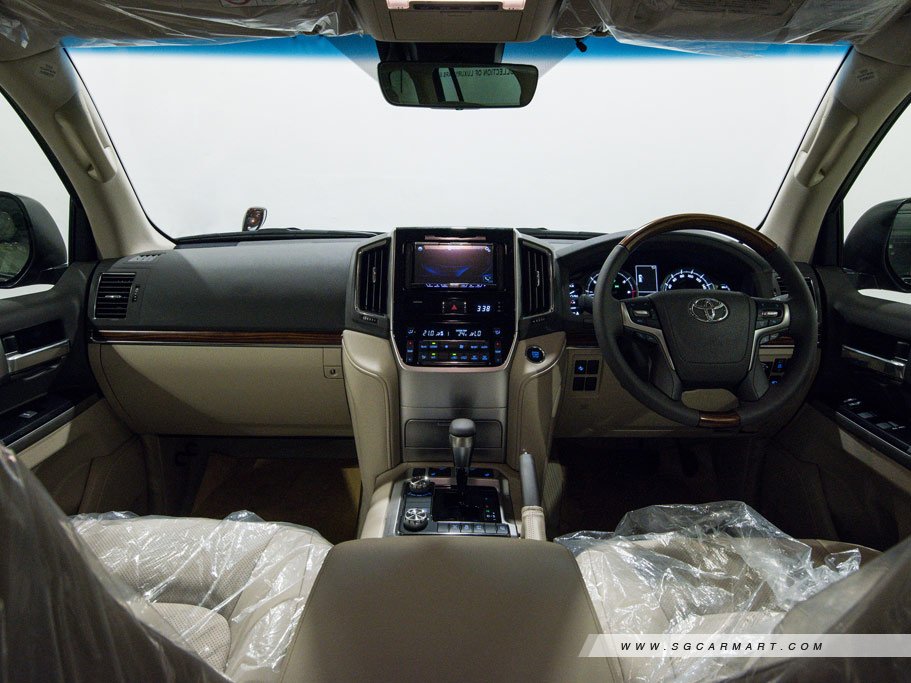 https://i.i-sgcm.com/new_cars/cars/10585/10585_g29