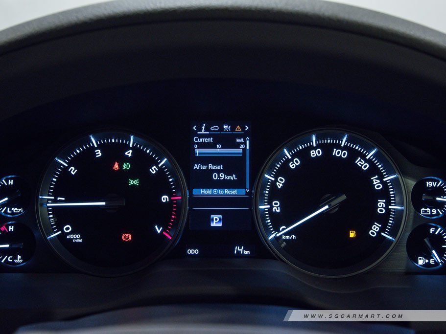 https://i.i-sgcm.com/new_cars/cars/10585/10585_g33
