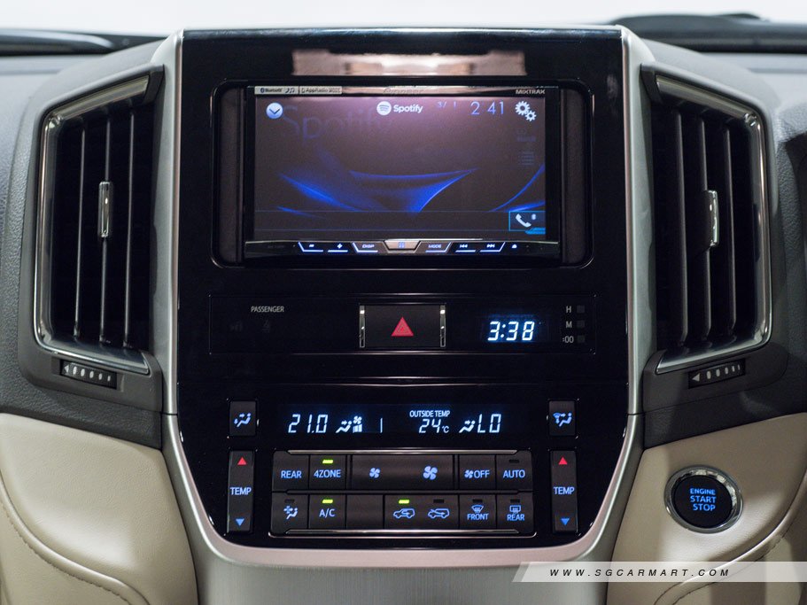 https://i.i-sgcm.com/new_cars/cars/10585/10585_g34