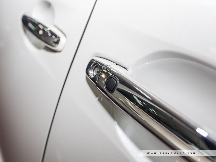 https://i.i-sgcm.com/new_cars/cars/10595/10595_g24