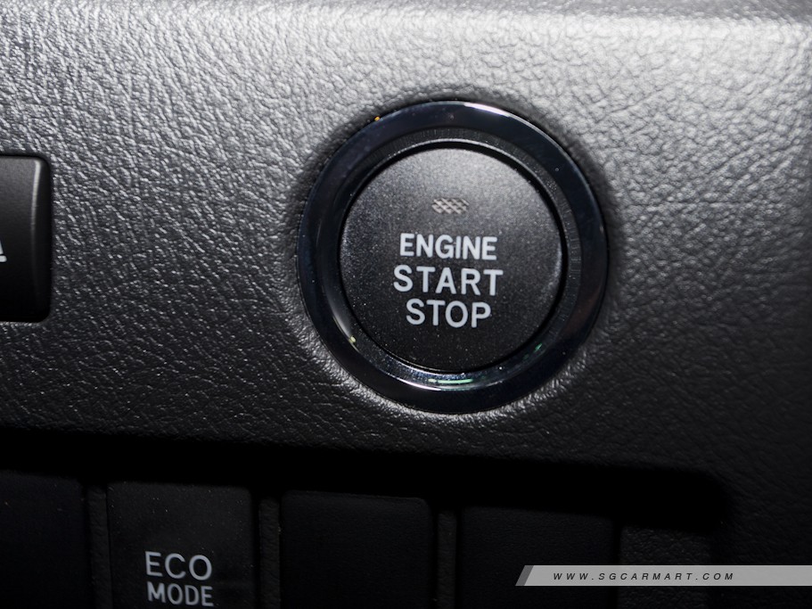 https://i.i-sgcm.com/new_cars/cars/10595/10595_g37