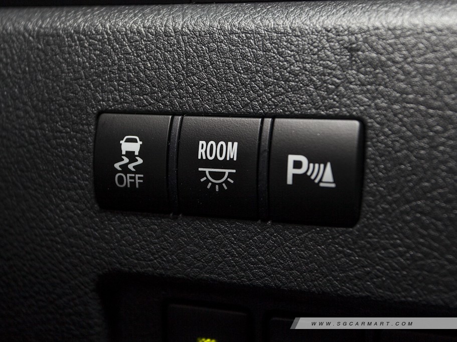 https://i.i-sgcm.com/new_cars/cars/10595/10595_g38