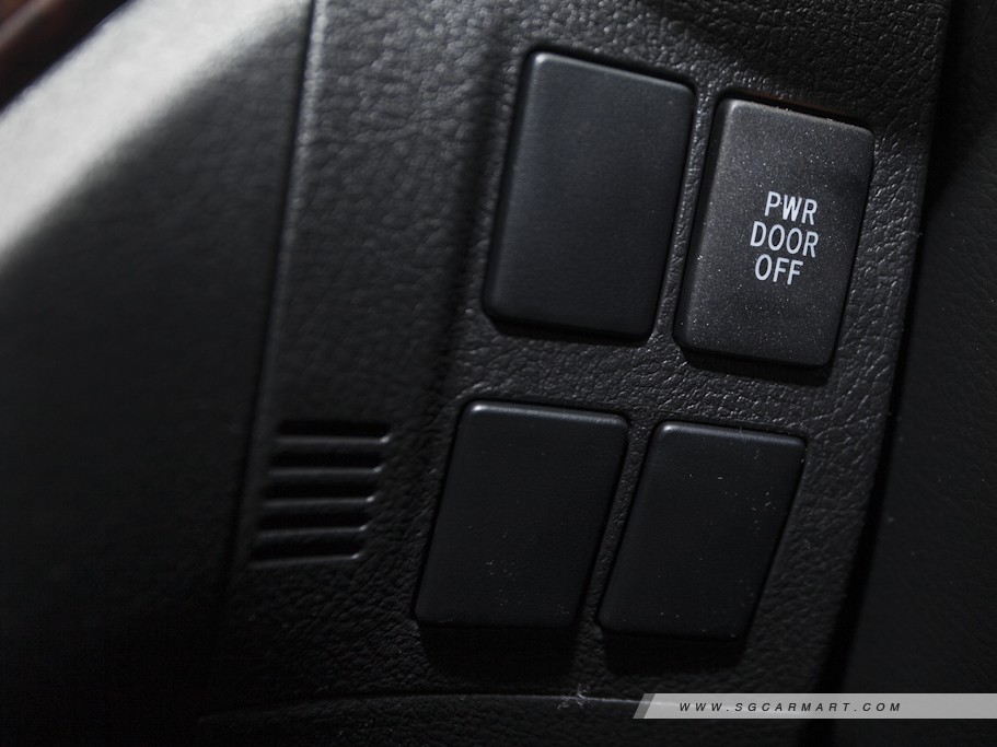 https://i.i-sgcm.com/new_cars/cars/10595/10595_g41