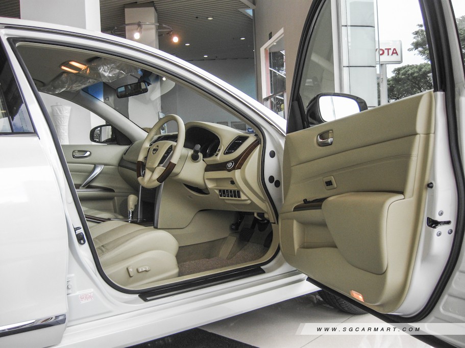 https://i.i-sgcm.com/new_cars/cars/10600/10600_g30