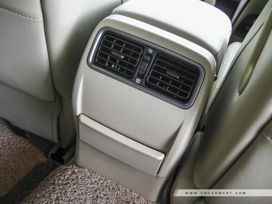 https://i.i-sgcm.com/new_cars/cars/10600/10600_g41